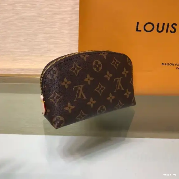 COSMETIC VUITTON LOUIS POUCH 0606
